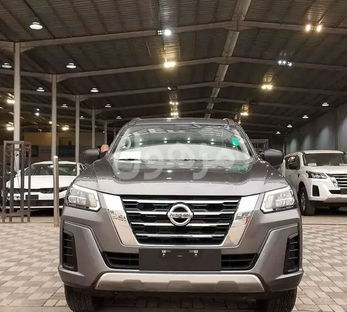 Nissan Xterra 2025, 4WD, 7 Seats, Automatic - Riyadh
