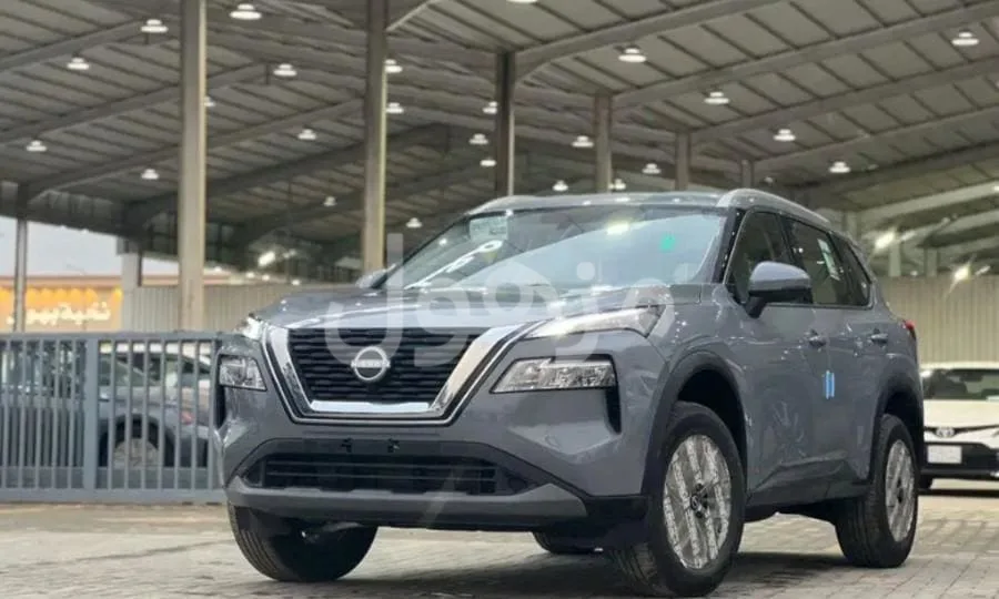 نيسان إكستريل 2025 ستاندر شاشة وكاميرا خلفية - الدمام