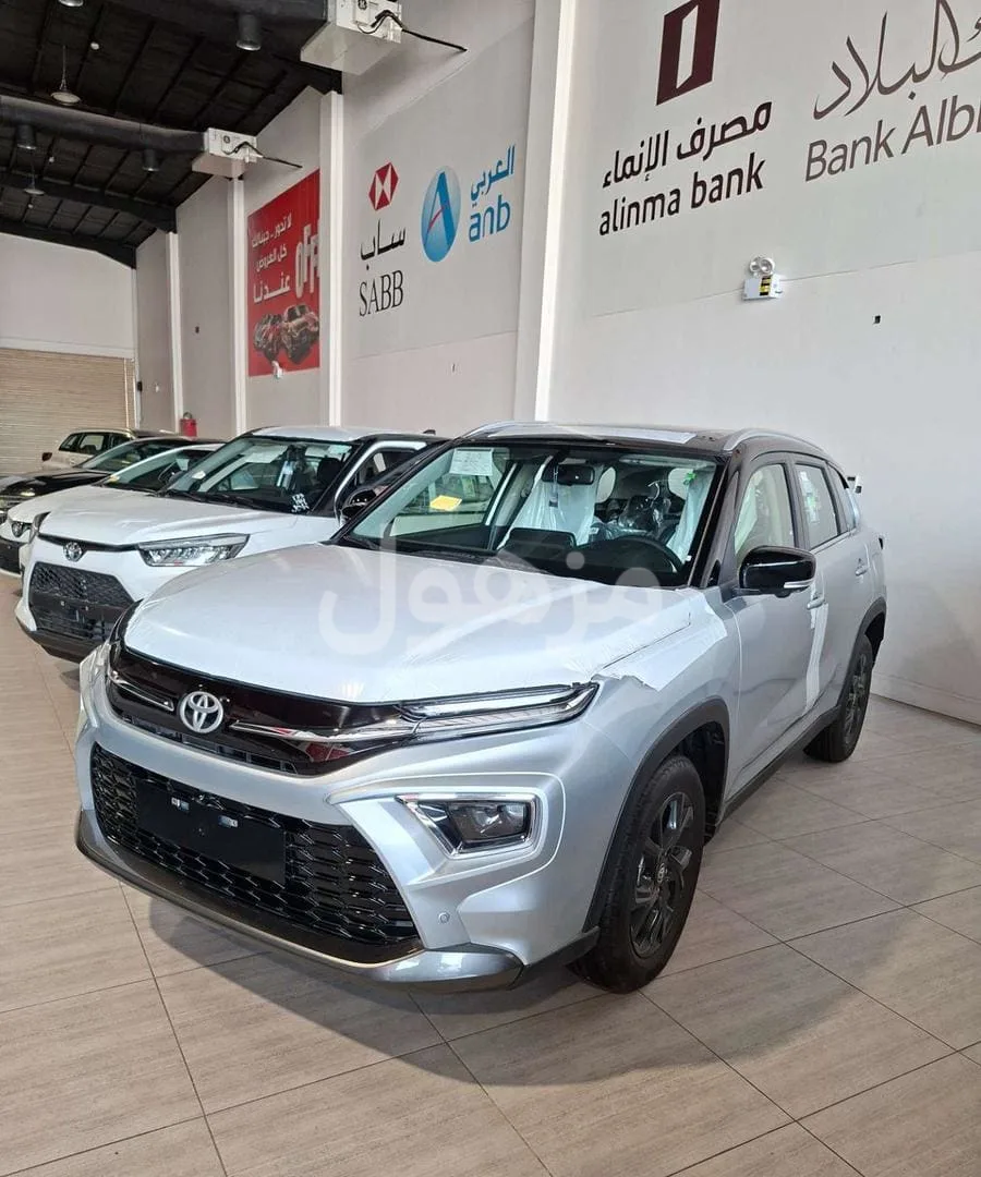 تويوتا اوربان كروزر 2025 فل كامل بنزين فتحة بانوراما - الخبر