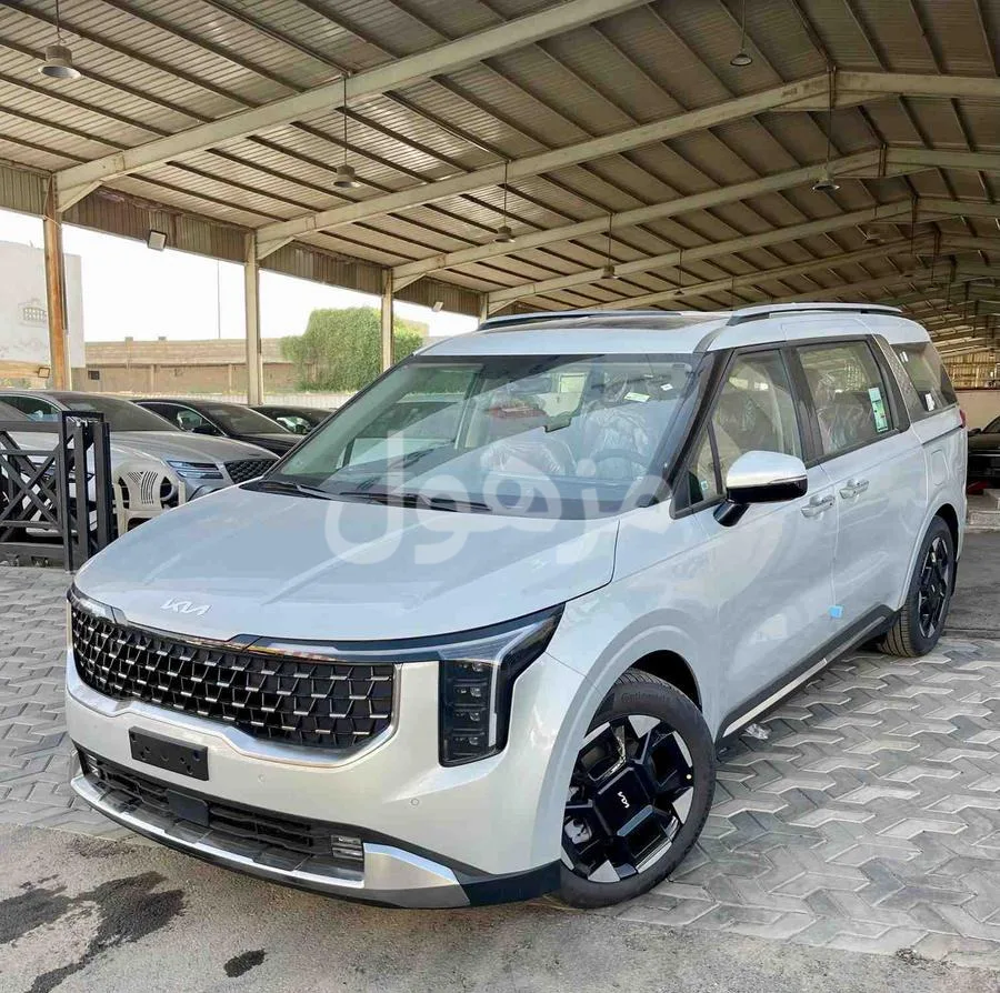 The car is a Kia Carnival, category GLS mid option, model 2026