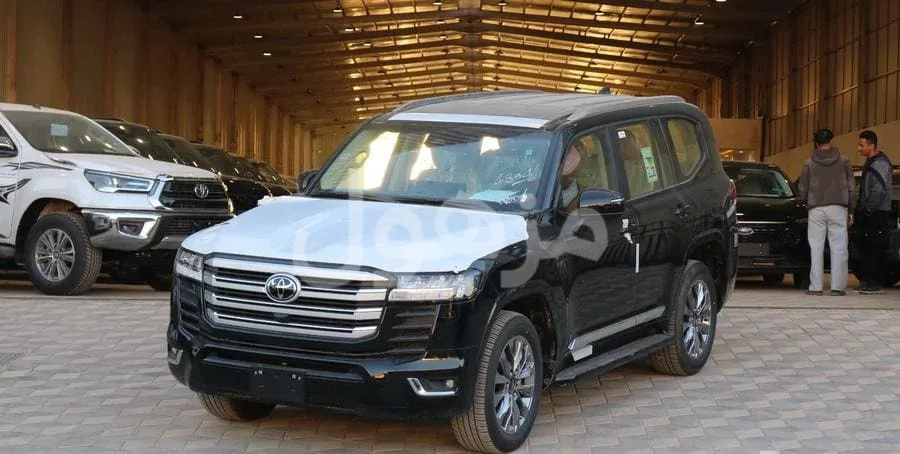 Toyota Land Cruiser 2026 Light and Heavy Duty 4WD, Diff Lock, Sunroof - Riyadh