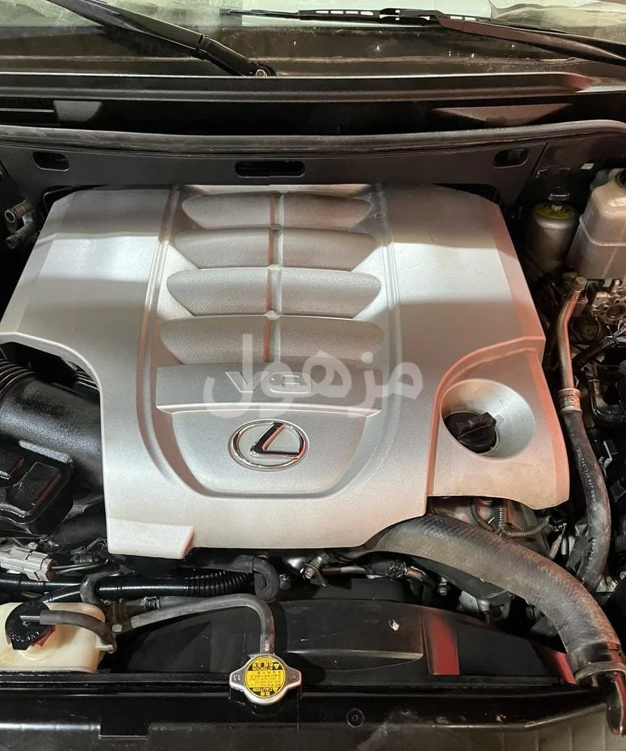 Lexus LX 570 Land Cruiser engine