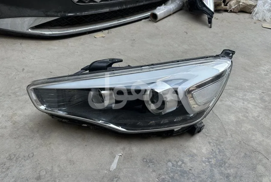 Left xenon headlight, full option, Cadenza 2014-2015-2016, original from the dealer.