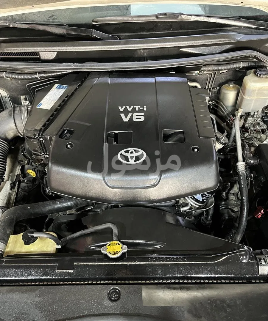Toyota Sequoia quarter engine