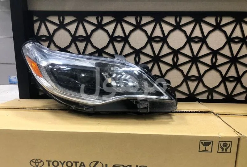 2014 Avalon headlights, fully equipped.