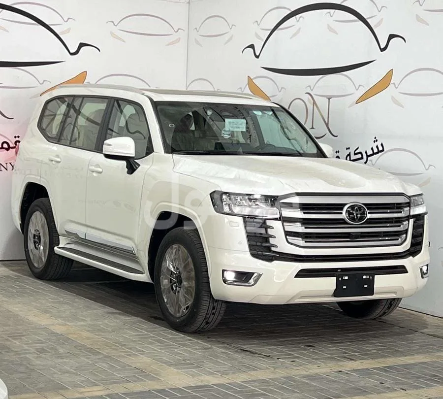 Toyota Land Cruiser GXR 2025, Diesel, Automatic, Saudi - Riyadh