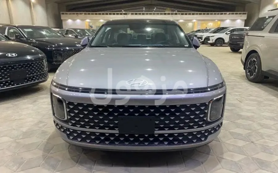 هيونداي ازيرا 2025 كلاسيك فضي حساسات كاميرا - الدمام