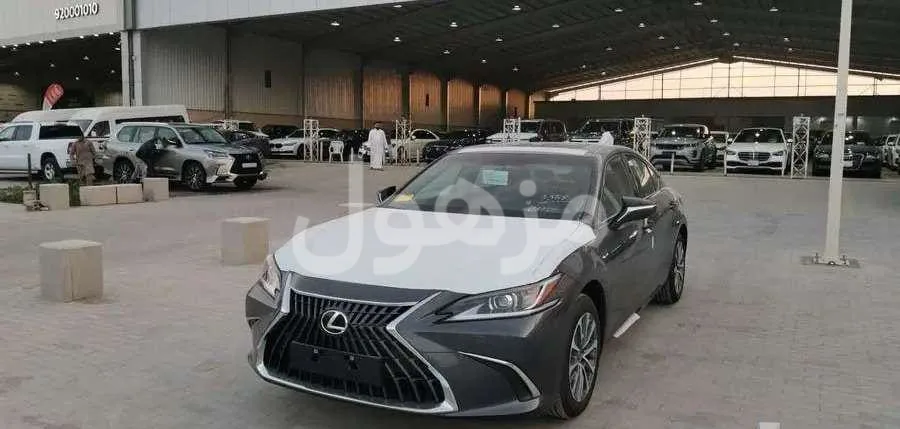 Lexus ES250 Standard 2025