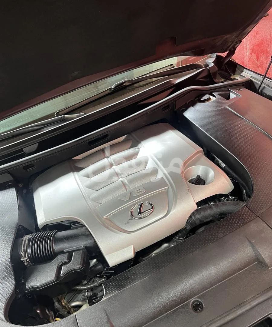 Lexus 5.7 Sequoia engine
