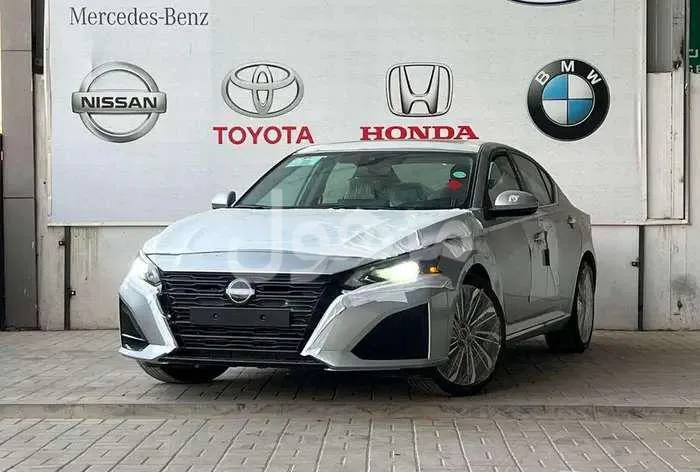 نيسان التيما 2026 جديد قير اوتماتيك فتحة سقف - الرياض