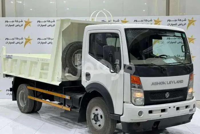 قلاب اشوك ليلاند 4 طن 2023 أصفار ديزل قير عادي - الرياض