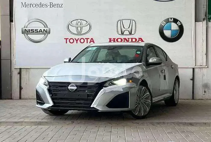 نيسان التيما 2026 نص فل SV شاشة وكاميرا خلفية - الرياض