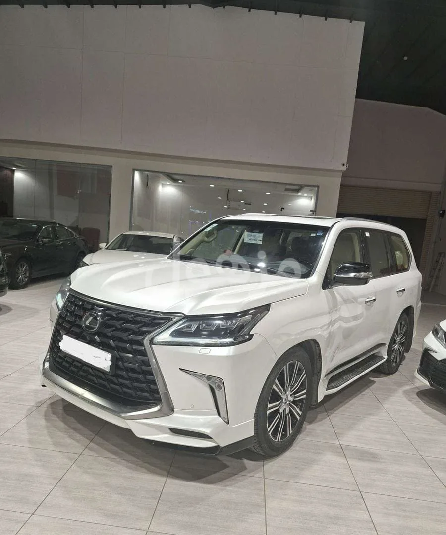 لكزس 2021 LX570 مستعمل نضيف عداد 33 ألف