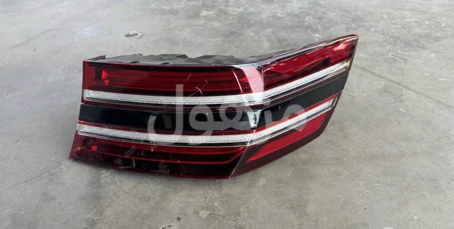 Right tail light Genesis G80 model 2021-2022-2023-2024-2025 original from the dealer