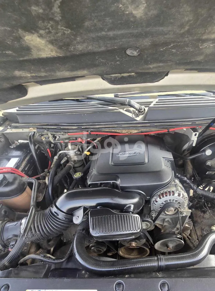 GMC Tahoe Suburban Sierra Yukon 2010 engine