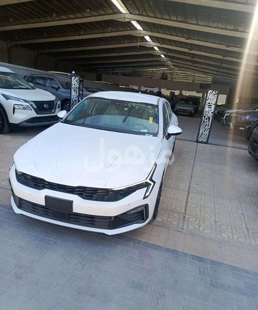 Kia K5 Standard 2026, Saudi agent.