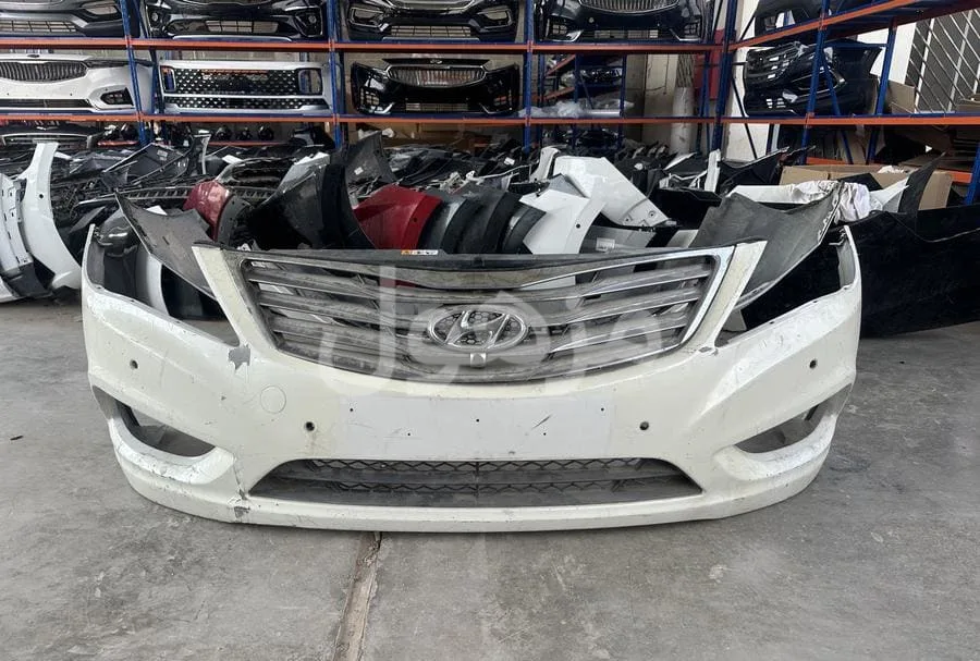 Original agency front bumper for Azera 2012-2013-2014-2015, white color.