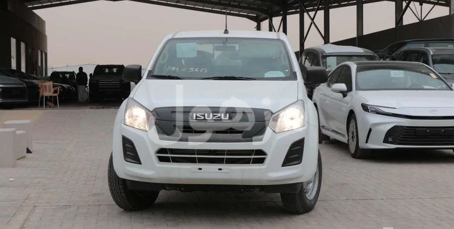 Isuzu double cab, double bed, standard, 2025, cash - banks