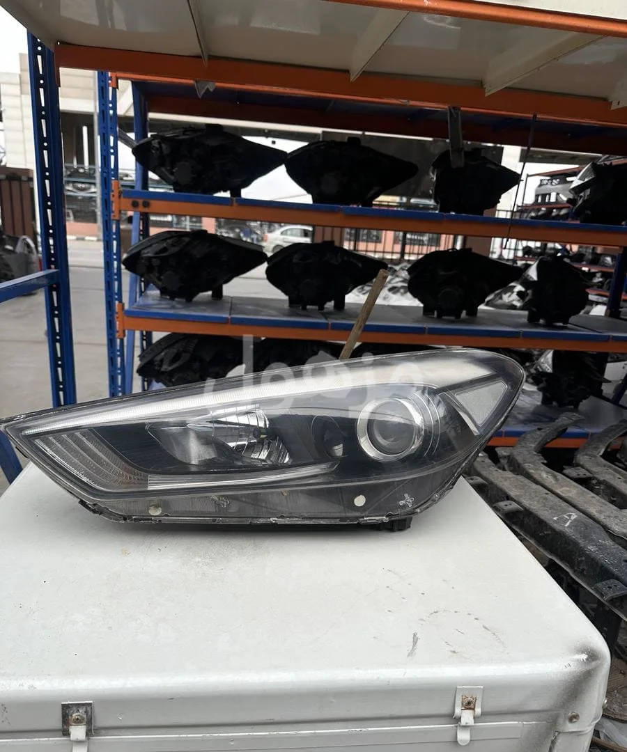Left headlight for Tucson 2017-2018-2019 original from the dealer