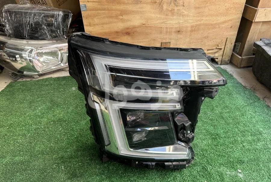 Genuine dealer right headlight for Patrol 2025