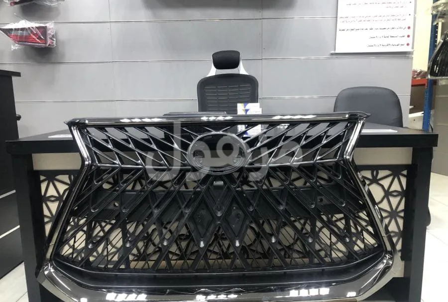 شبك جيب لكزس LX570 بلاك اديشن 2020