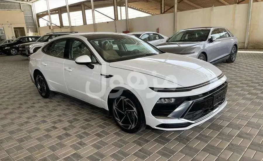 Hyundai Sonata 2026, Mid Option, 18-inch Wheels, Screen, Camera - Riyadh