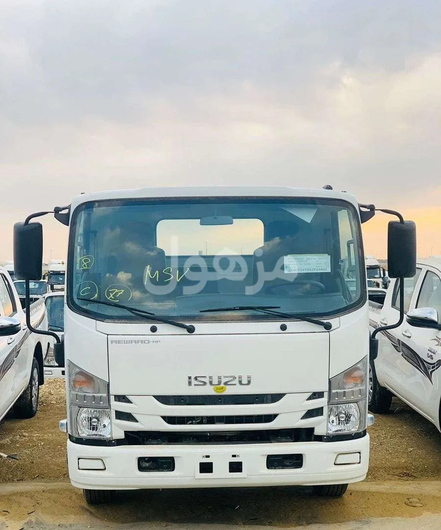 ايسوزو دينا 2025 شاص قصير حمولة 4 طن - الرياض