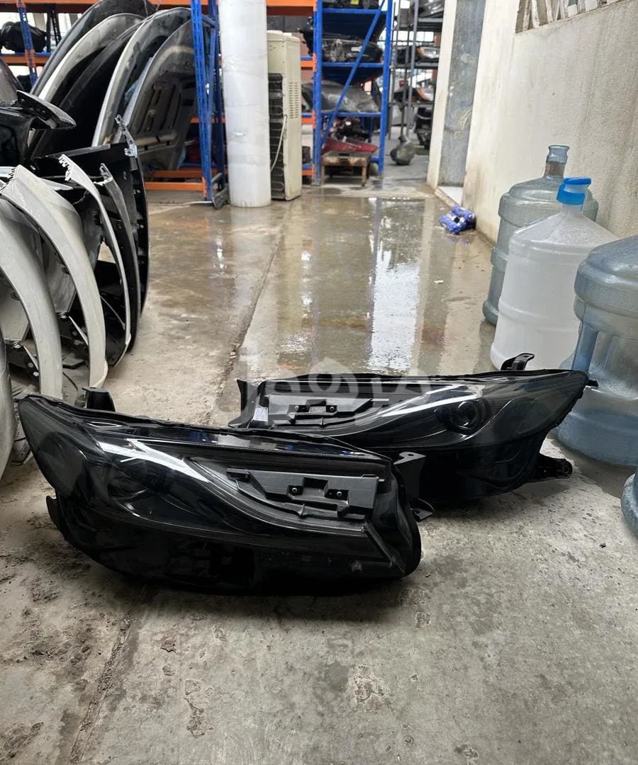 Camry headlights right and left 2025 dealer