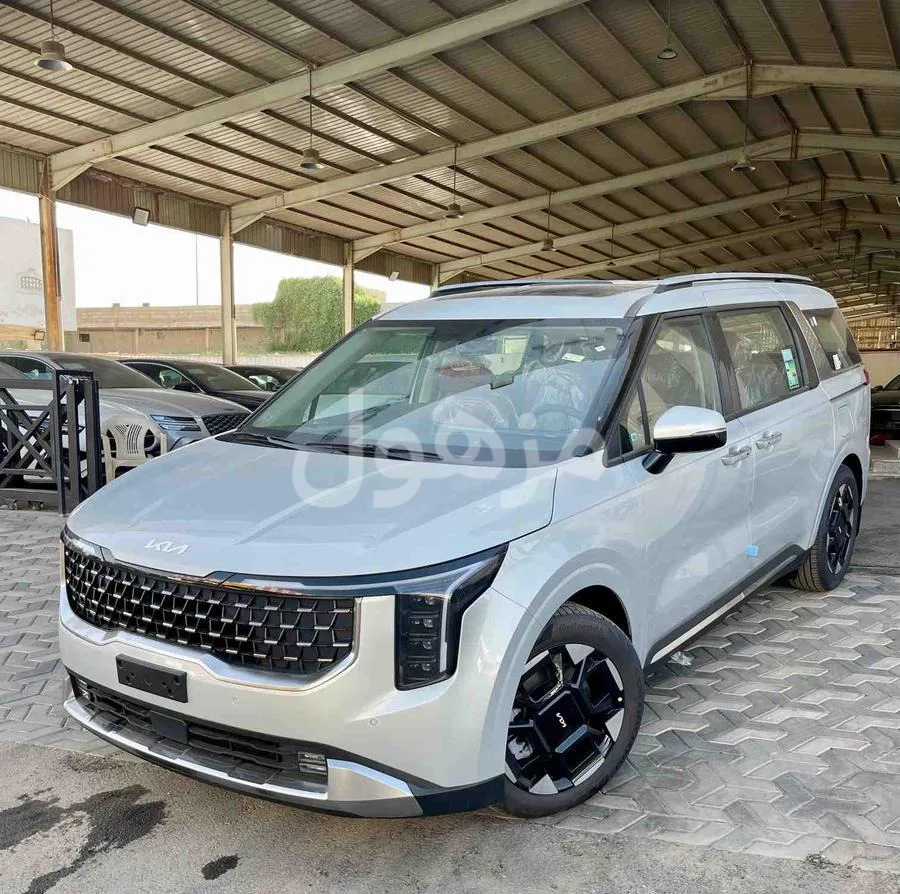 The car is a Kia Carnival, category GLS mid option, model 2026