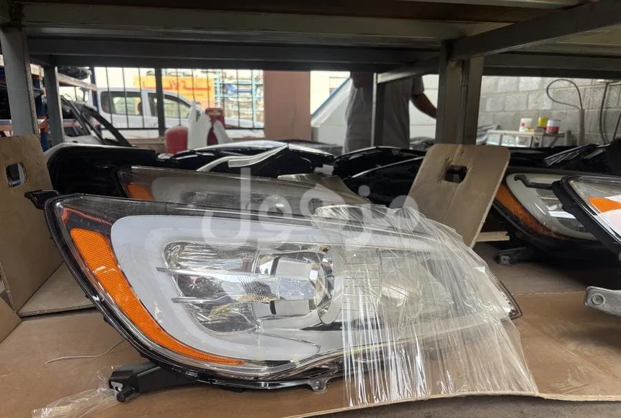Cadenza headlight 2011-2012-2013 right