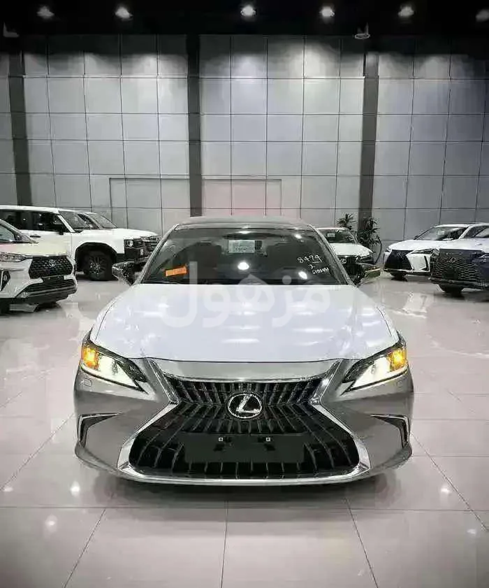 لكزس ES 350 2025 اوتوماتيك 6 سلندر بنزين - الرياض