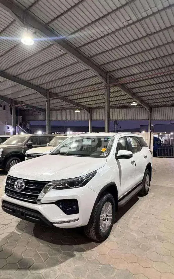Toyota Fortuner VX1 class petrol 2026