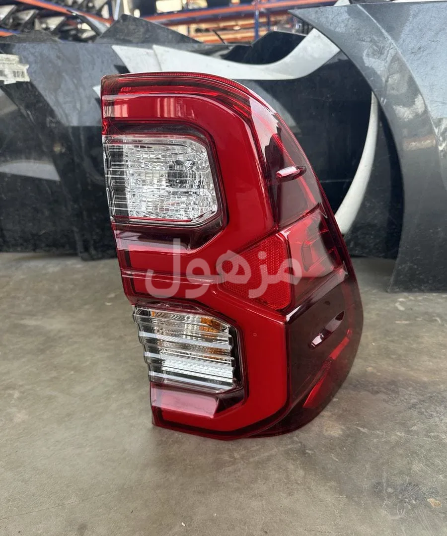 اسطب هايلوكس خلفي يمين جديد اصلي وكاله دبل 2021-2022-2025