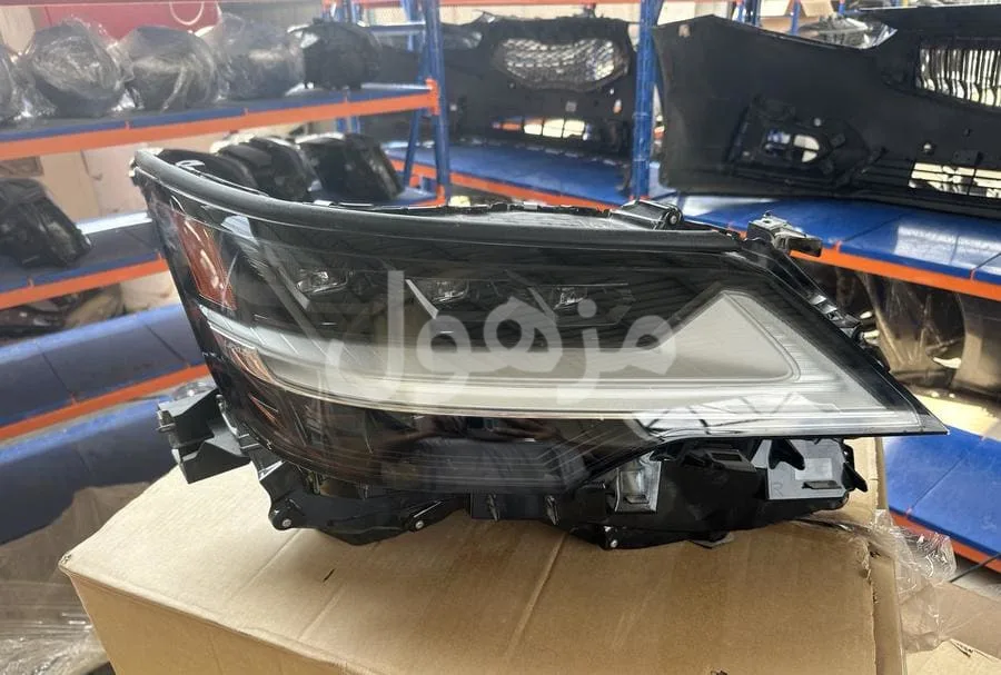 Right headlight for Lexus Jeep 2023-2024-2025 original from the dealer