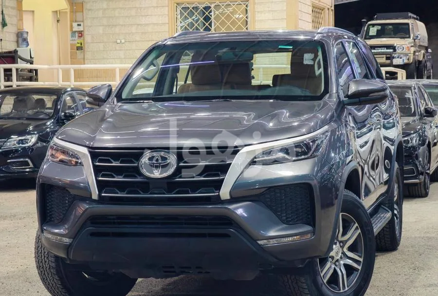 Toyota Fortuner 4 cylinder 4x4 GX2 model 2025