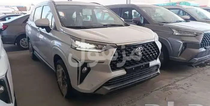 تويوتا فيلوز 2025 GLX جديد شاشة 8 بوصة - الخبر