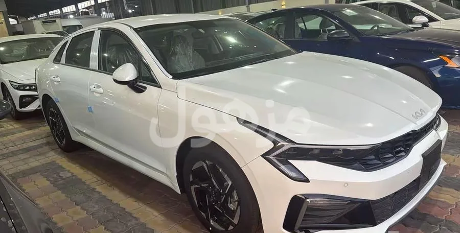 كيا كي 5 K استندر مطور بدون فتحه موديل 2026