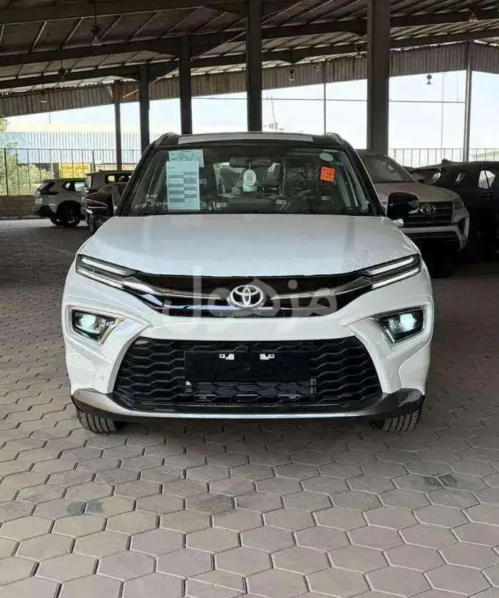 Toyota Urban GLX model 2026