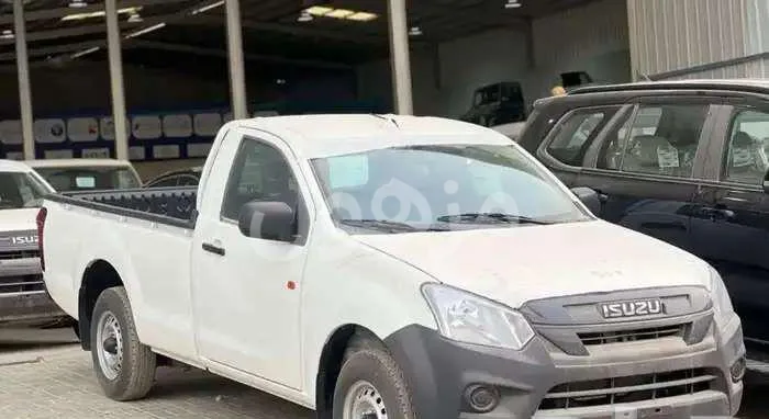 Isuzu single cab with bed and sides 2026