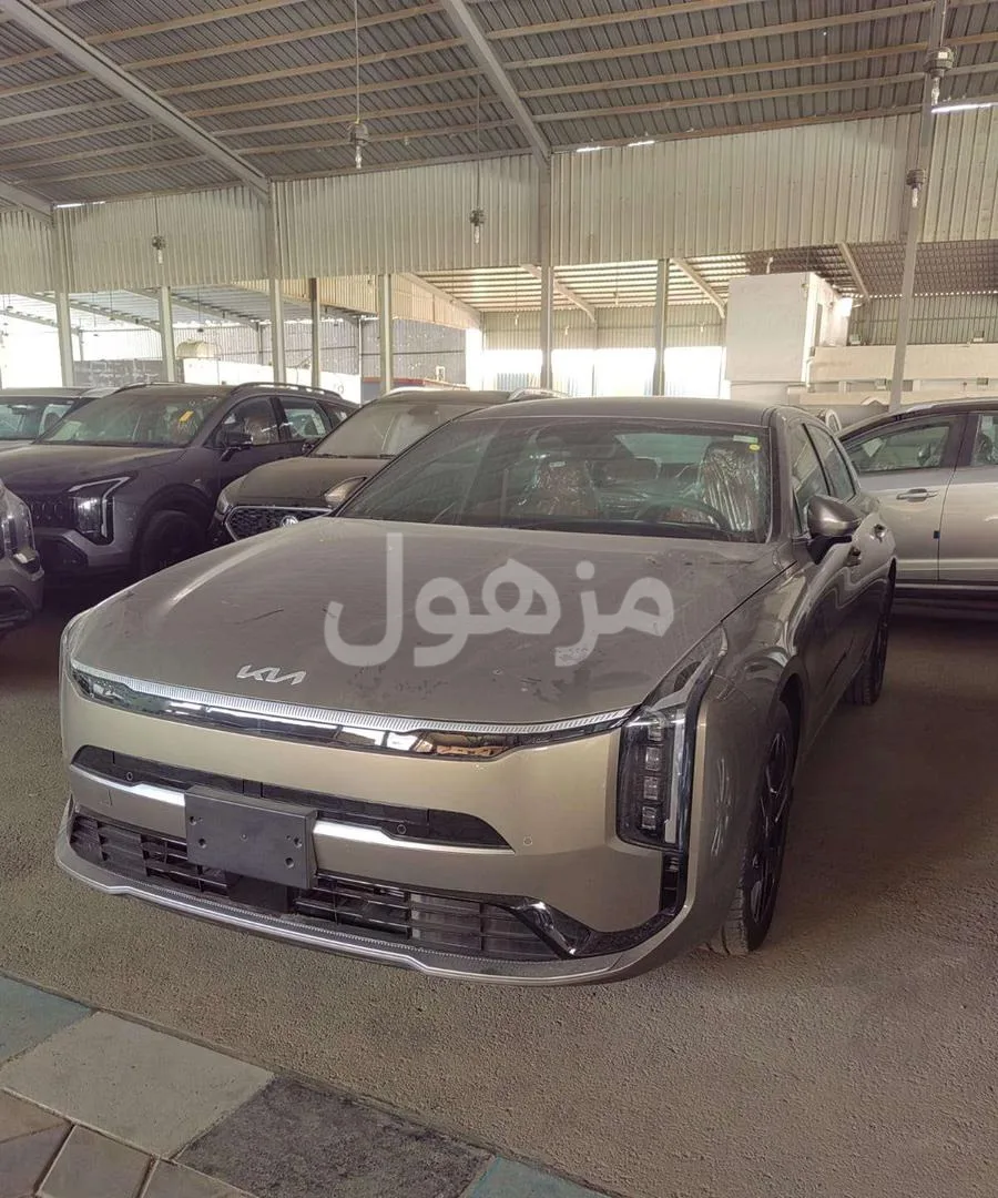كيا كي 8 استاندر 2026