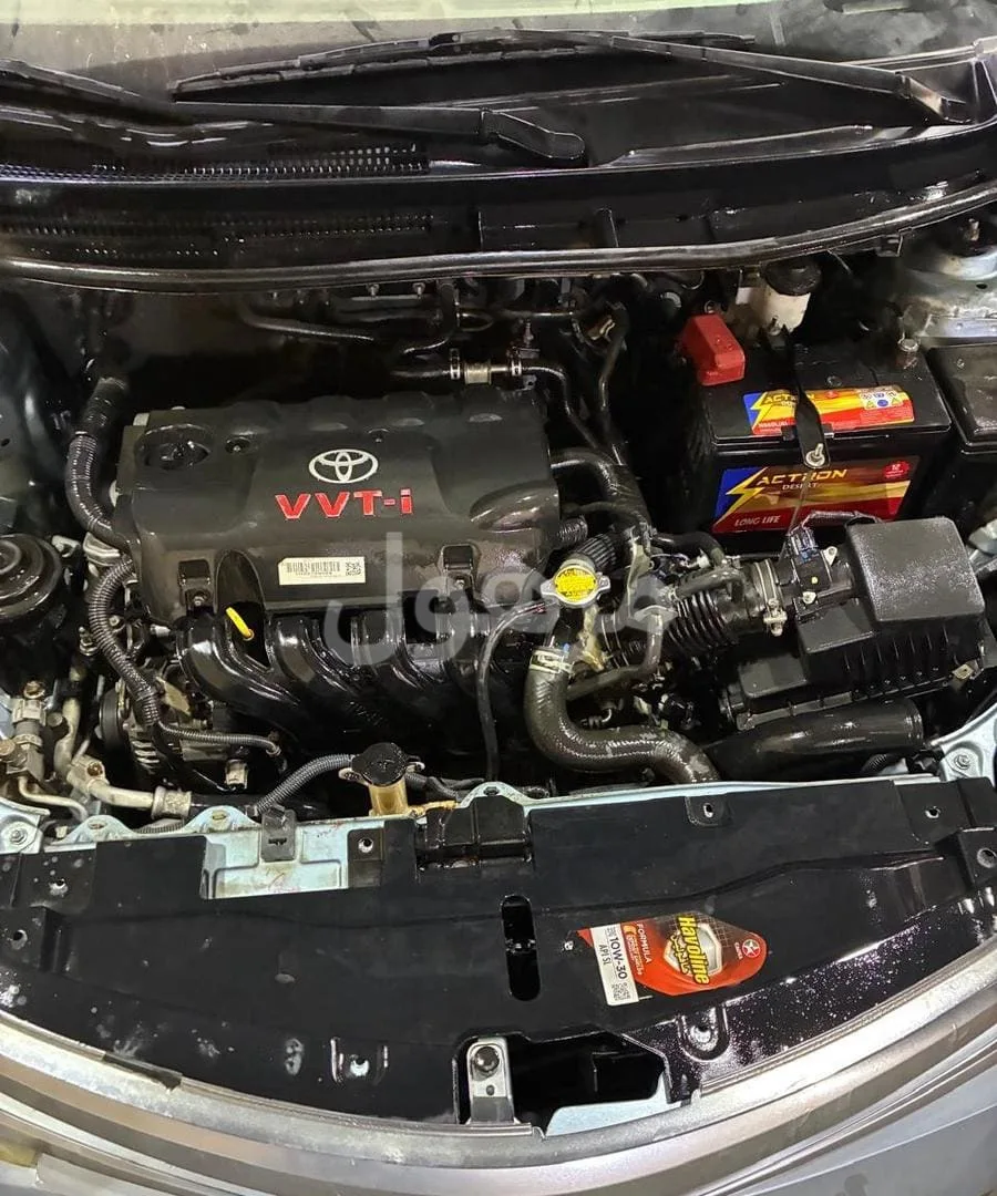 Yaris Camry engine - one-year warranty
