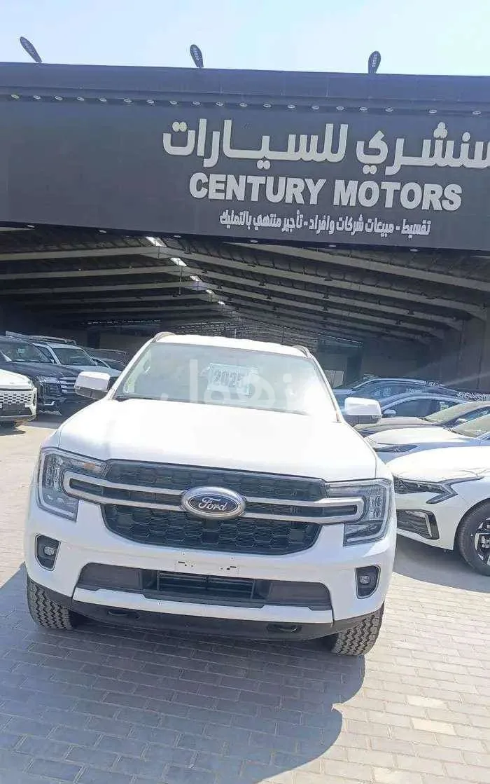 Ford Everest 2025 Standard Petrol New - Riyadh