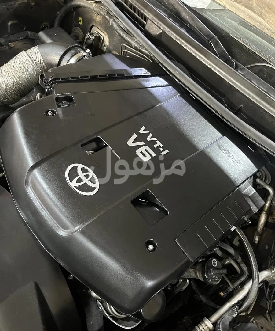 Land Cruiser pickup engine