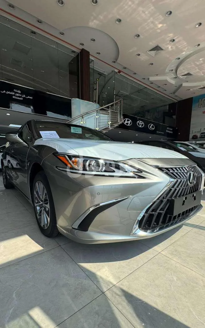 Lexus ES250 2025, New, Rear Camera, Parking Sensors - Jeddah