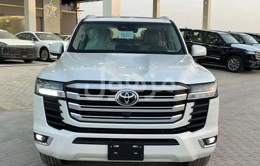 تويوتا لاندكروزر GXR4 2026 ثلاجة مقاعد جلد 4 كاميرات - الرياض