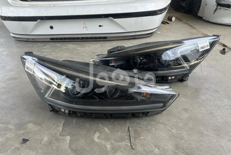 Cadenza headlights 2017-2018-2019-2020 right and left, original agency.