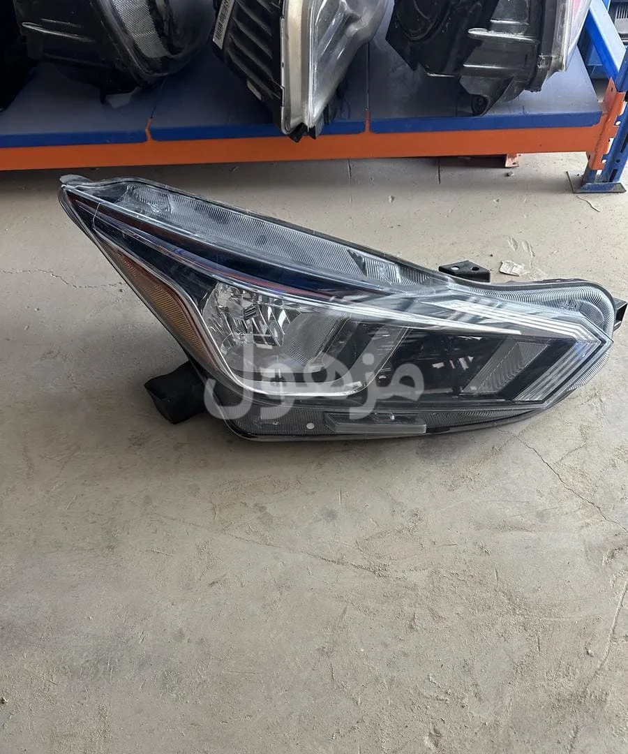 Right headlight for Sunny Mexican 2020-2021-2022 genuine from the dealer
