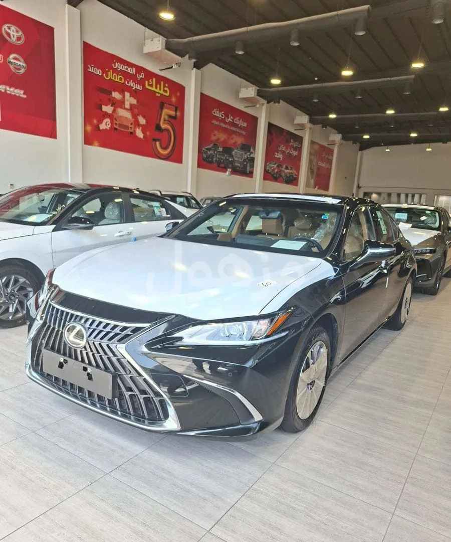 لكزس ES250 2025 جديد مقاعد جلد كاميرا خلفية - الخبر