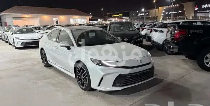 Toyota Camry LE Hybrid 2025, Screen and Camera - Al Khobar