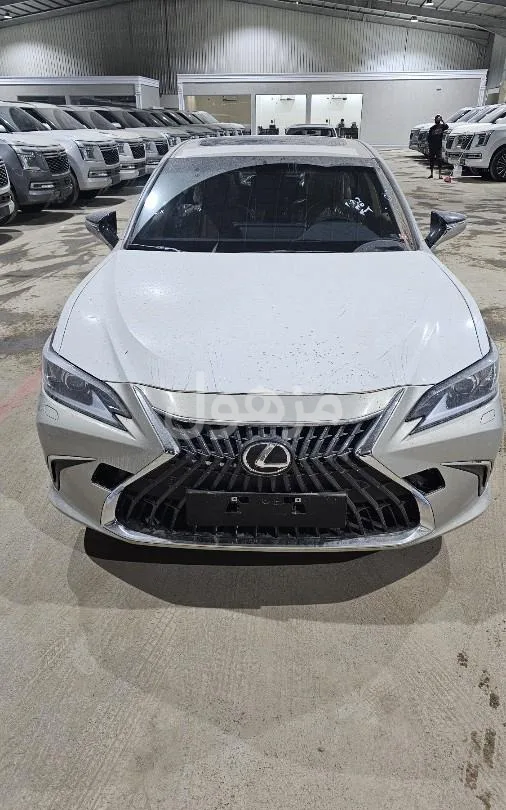 لكزس ES250 2025 ستاندر خليجي جديد - الرياض